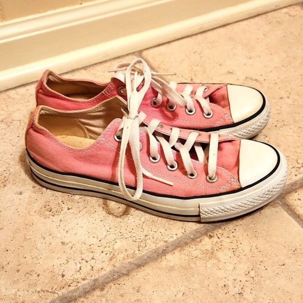 Converse All Star Chuck Taylors Pink Shoes Men's 5.5 Women's 7.5